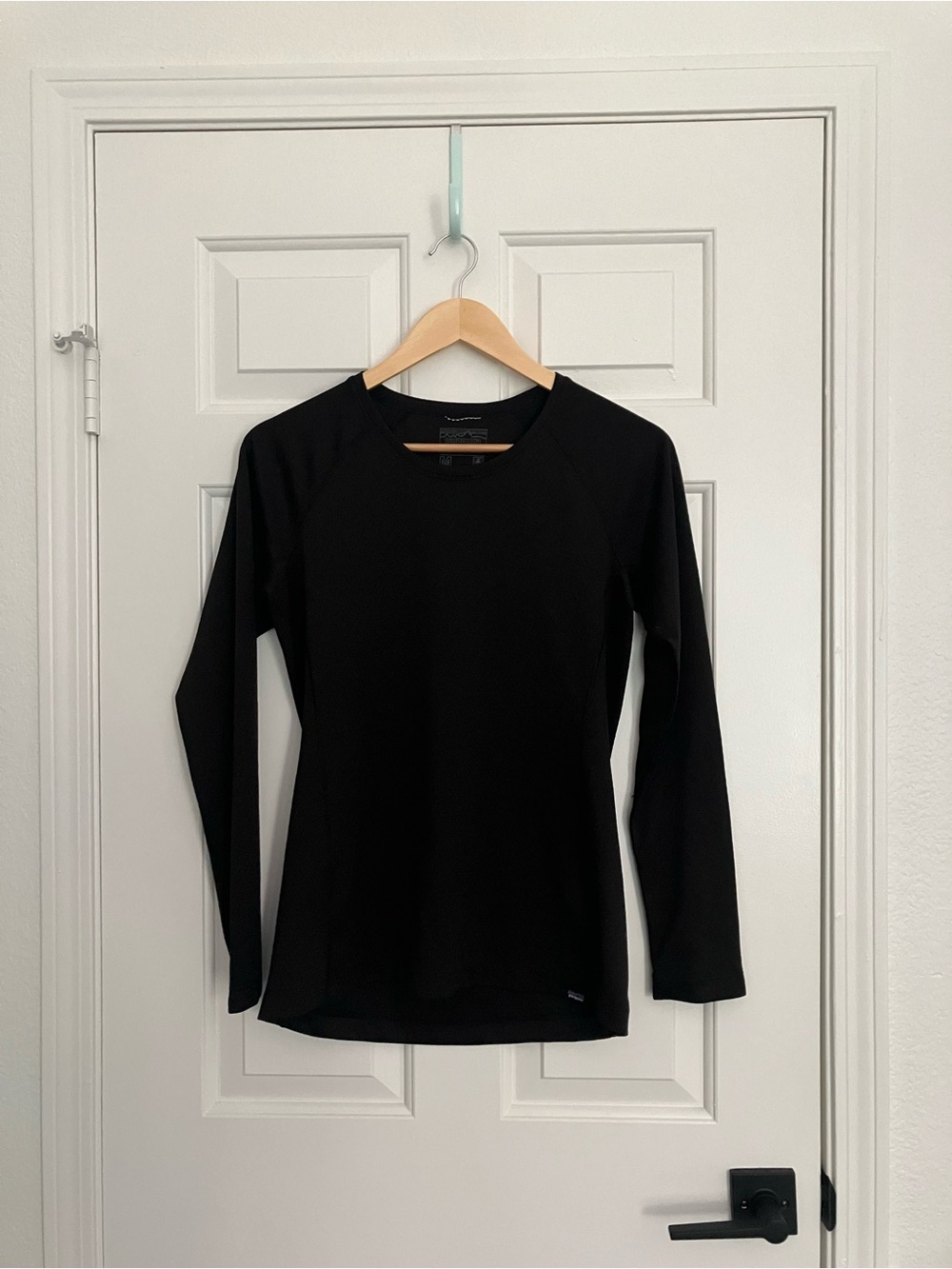 Patagonia Capilene Mid weight Black Women's Long-Sleeve Crew Performance Tee
